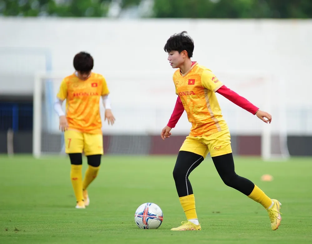 “Đây cũng là dịp để chúng tôi tri ân cổ động viên bóng đá Hải Phòng luôn ủng hộ chúng tôi trong suốt những năm vừa qua, đặc biệt sau hơn 20 năm trở lại từ SEA Games 2003, đội tuyển nữ Việt Nam vô địch tại Hải Phòng”, HLV Mai Đức Chung cho biết.