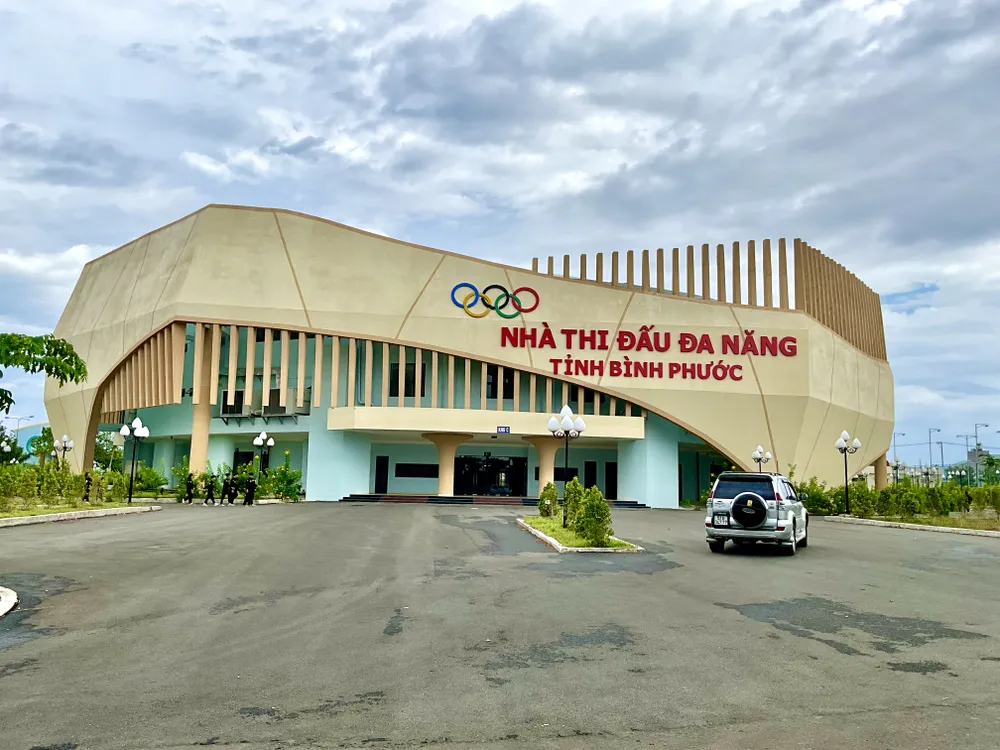 Nhà thi đấu đa năng tỉnh Bình Phước được xây mới, sẽ đăng cai nhiều giải trong nước và quốc tế trong tương lai. Ảnh: PHÚC NGUYỄN