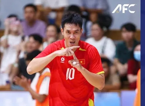 Đương kim Quả bóng vàng futsal Việt Nam Nguyễn Thịnh Phát ăn mừng bàn thắng mở điểm. 