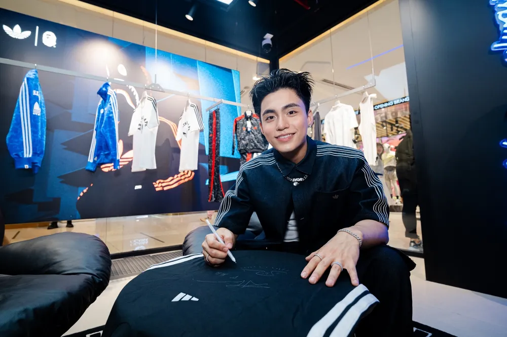 Ca sĩ Mono - Đại Sứ và Gương mặt đại diện cho adidas Originals tại thị trường Việt Nam.