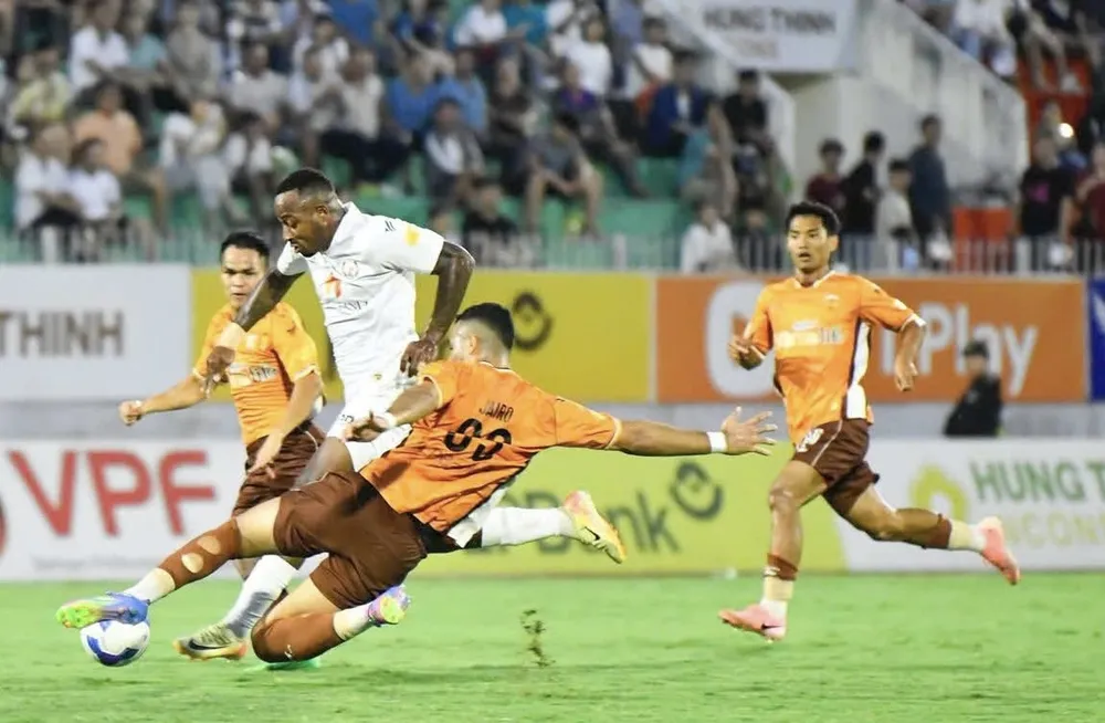 Các cầu thủ Bình Định ngược dòng thắng HAGL 