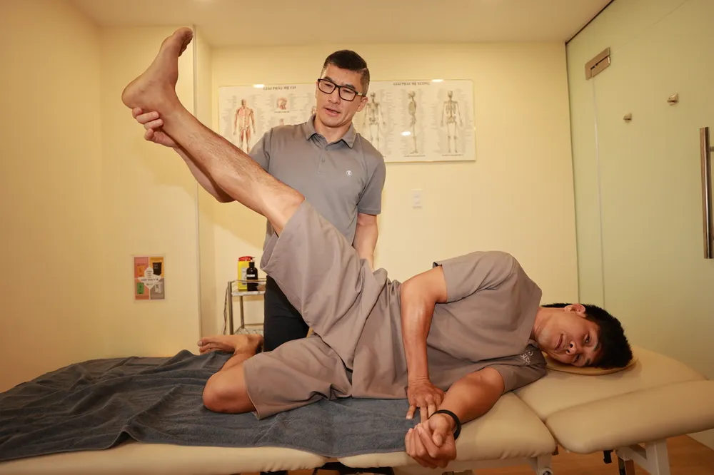 Chuyen gia Australia va Nguyen Tran Duy Nhat - 6.jpg