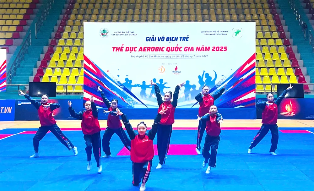 Màn trình chào trước biểu diễn của đội Đồng Nai. Ảnh: TRÚC GIANG