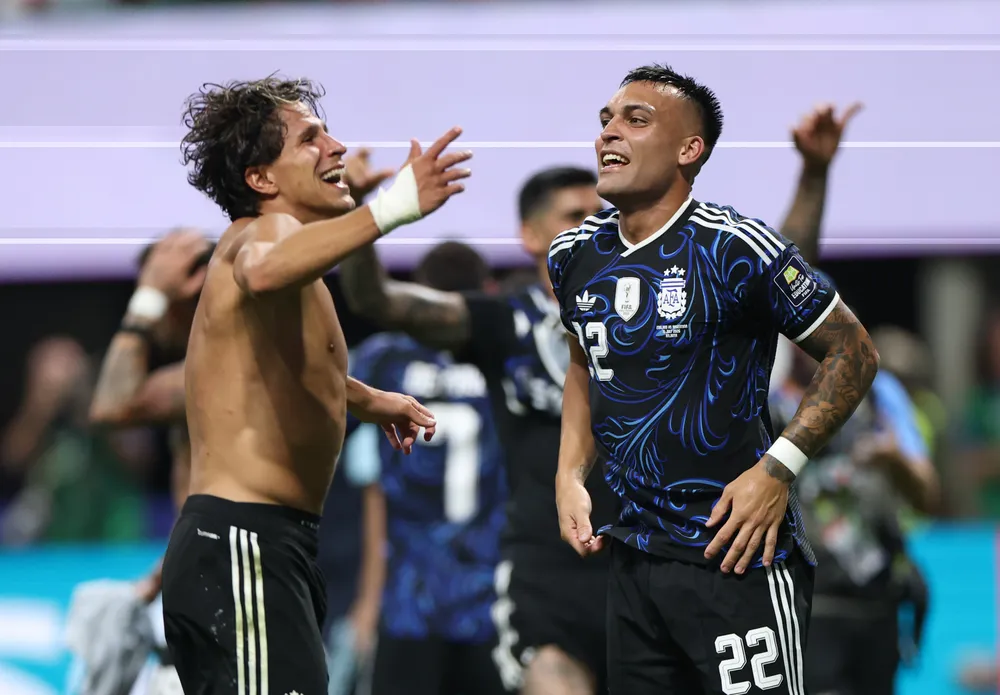 Lautaro Martinez là người ấn định màn lội ngược dòng ngoạn mục cho Argentina. Ảnh: THX