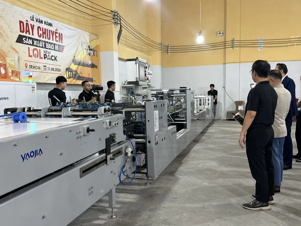 Dây chuyền sản xuất bao bì của Cty Lê Quang Lộc được đầu tư máy móc hiện đại.
