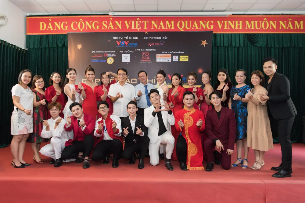 Hấp dẫn cuộc thi Người dẫn chương trình Phát thanh - Truyền hình 2021  ảnh 1