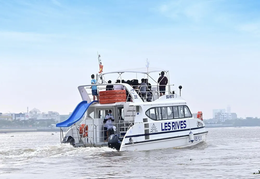 Từ 19-5, du khách chính thức được trải nghiệm tour du thuyền với giá ưu đãi