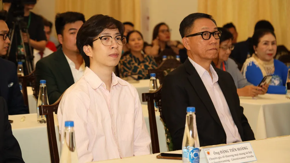 ViruSs: 'Doanh nghiệp sẽ bị đào thải nếu không livestream bán hàng' 