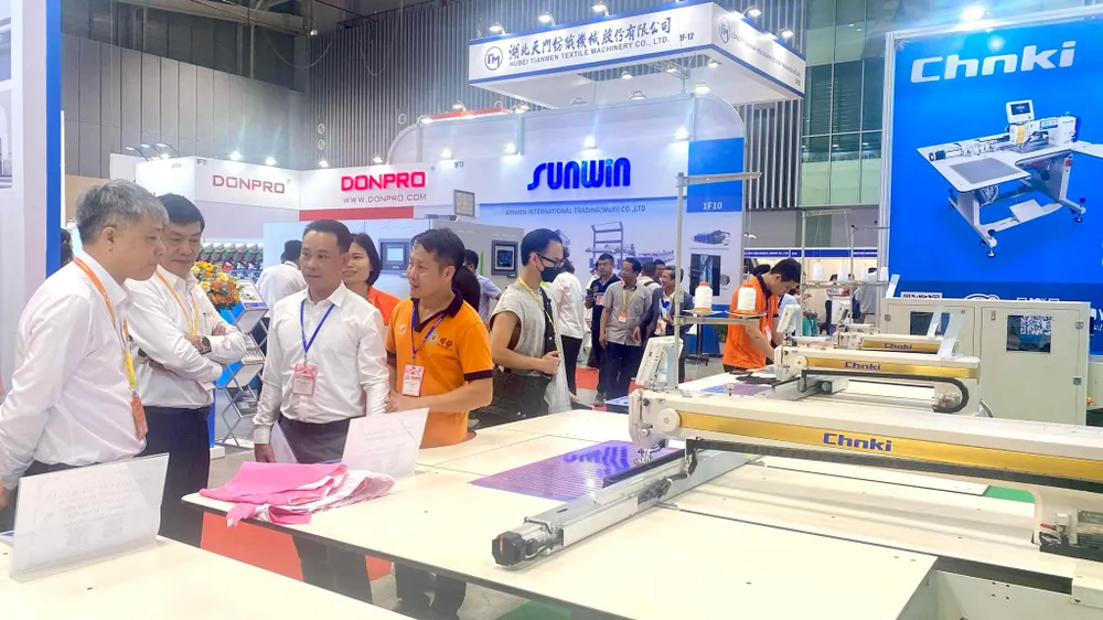 Nhiều doanh nghiệp quy tụ tại triển lãm lớn nhất ngành may