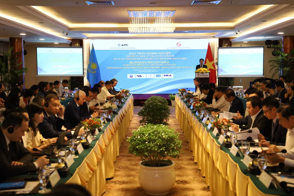 TPHCM đẩy mạnh hợp tác tài chính với Kazakhstan