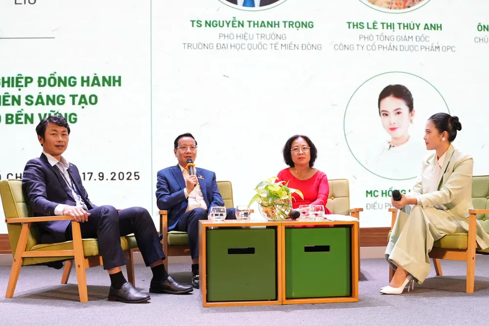 Kết nối doanh nghiệp với trường đại học thông qua Uni Tour