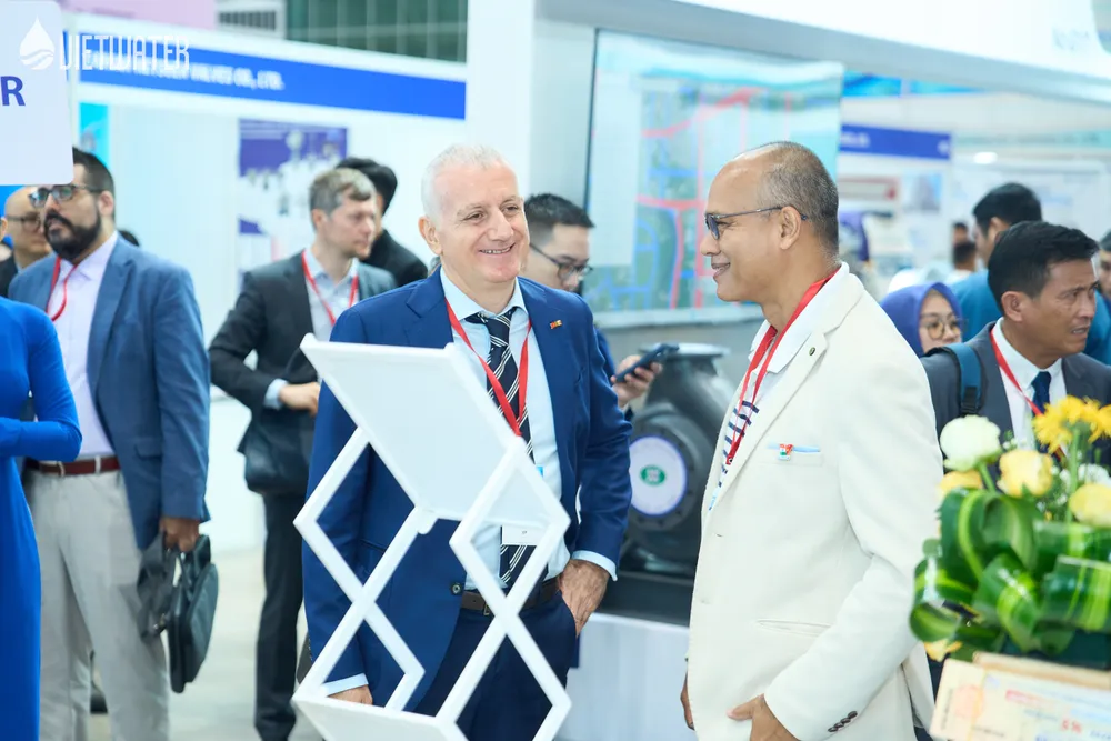 Dòng vốn FDI đổ mạnh vào Việt Nam