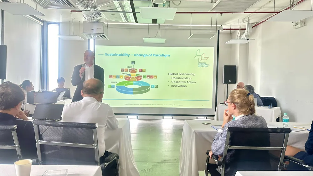 kinh te tap thap 3.jpg