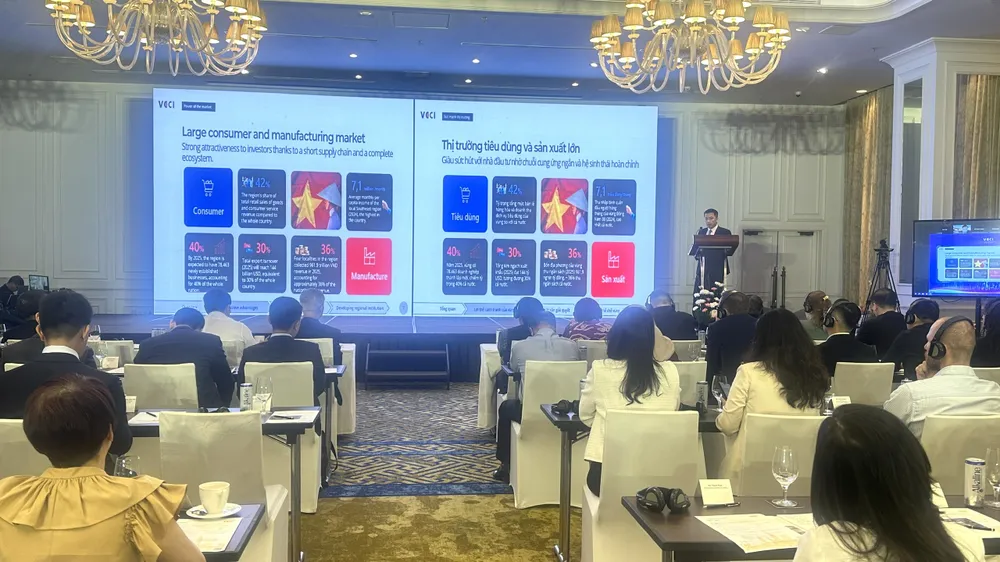 Ông Đậu Anh Tuấn, Phó Tổng thư ký, Trưởng ban pháp chế VCCI trình bày tại diễn đàn 