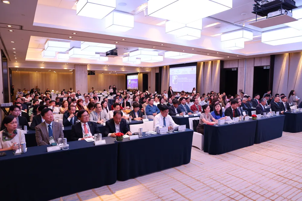 Đại biểu và doanh nghiệp tham dự diễn đàn 