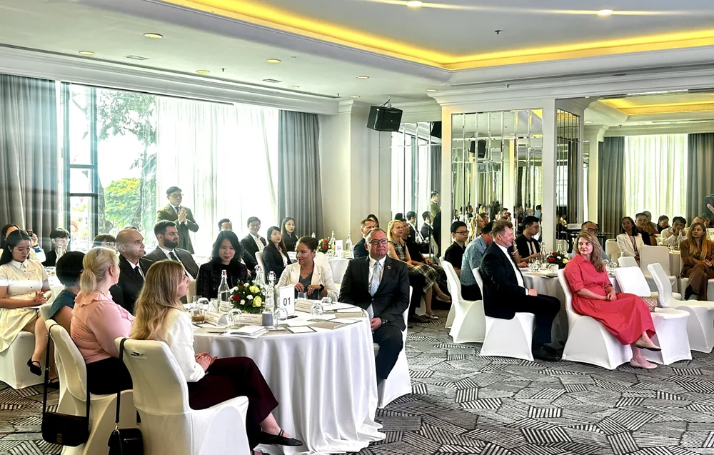Các đại biểu và doanh nghiệp tham dự chương trình. Ảnh: Thanh Dung 