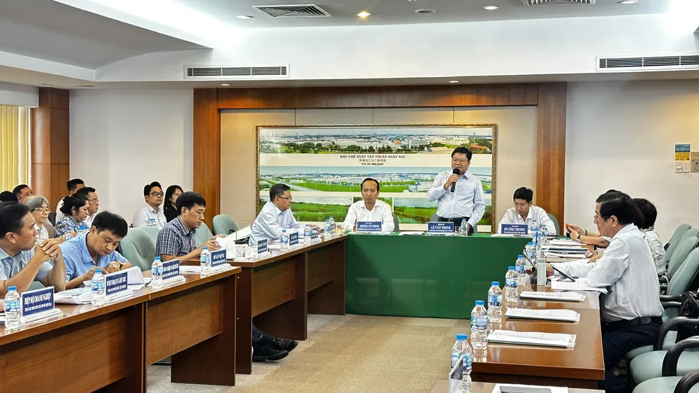 Ông Lê Văn Thinh, Phó Trưởng Ban HEPZA phát biểu tại hội nghị. Ảnh: THANH DUNG 