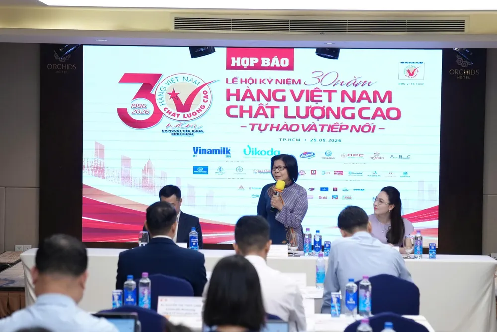 Bà Vũ Kim Hạnh phát biểu tại chương trình họp báo