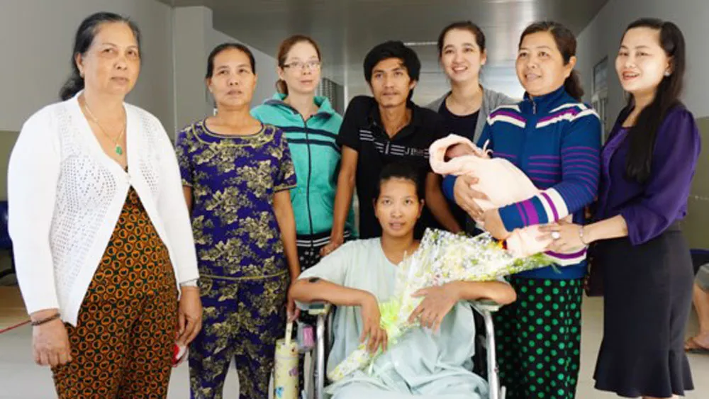 Thưởng “nóng” các bác sĩ cứu sản phụ 5 lần bị ngưng tim  ảnh 2