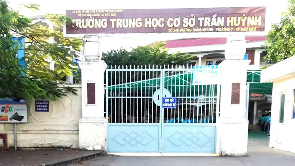 Vụ clip “Chưa chắc bộ đồ thầy mặc giá trị hơn cái quần của con tôi”: Phụ huynh xin lỗi giáo viên ảnh 1