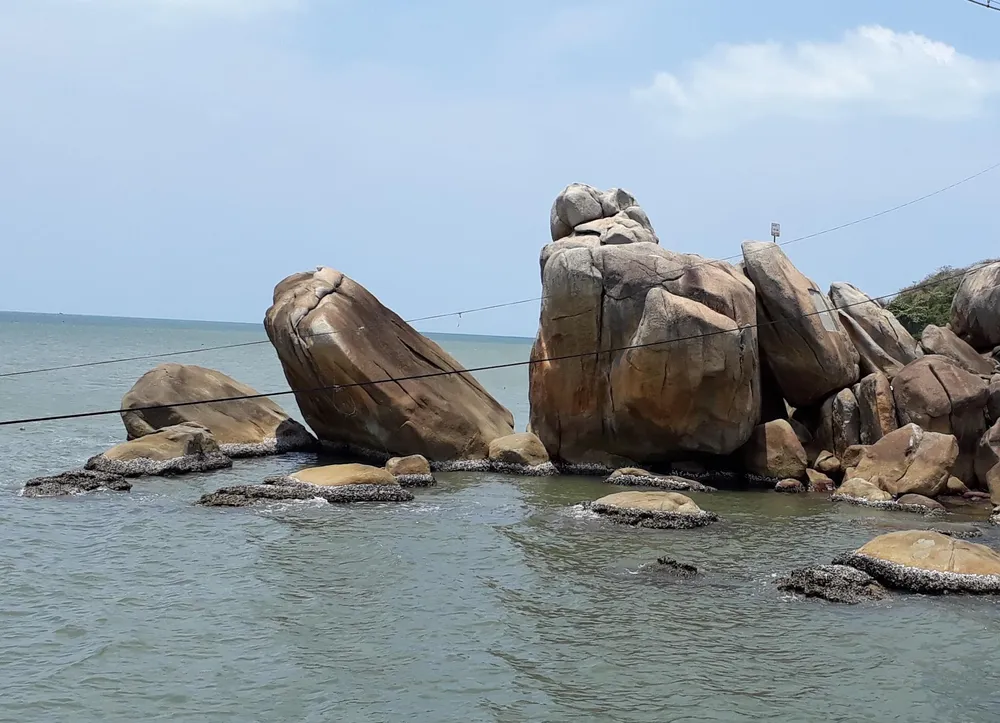 Bất cập trong quản lý, Khu du lịch Hòn Đá Bạc “xuống dốc” ảnh 1