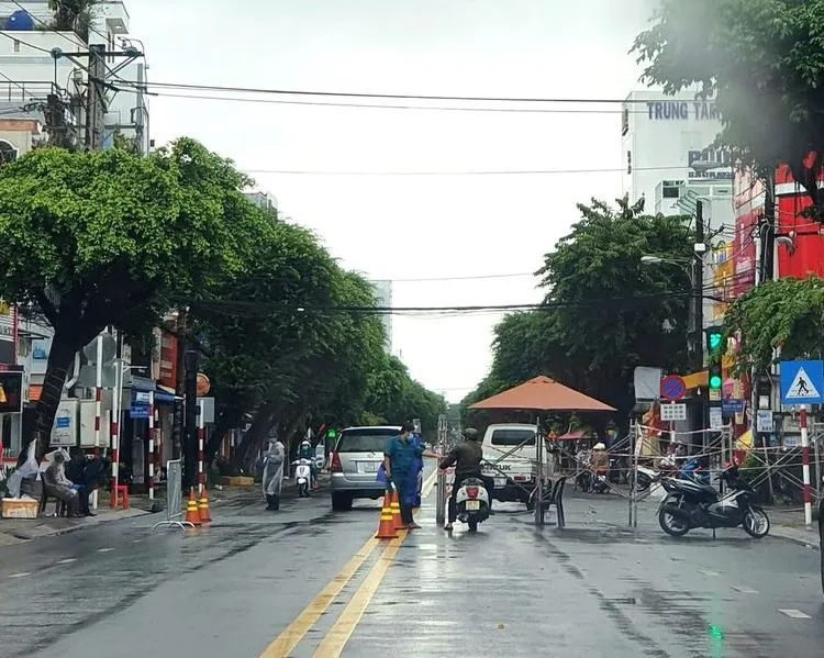 Kiên Giang quyết tâm chuyển vùng nguy cơ cao thành vùng bình thường mới vào ngày 20-9. Ảnh: QUỐC BÌNH