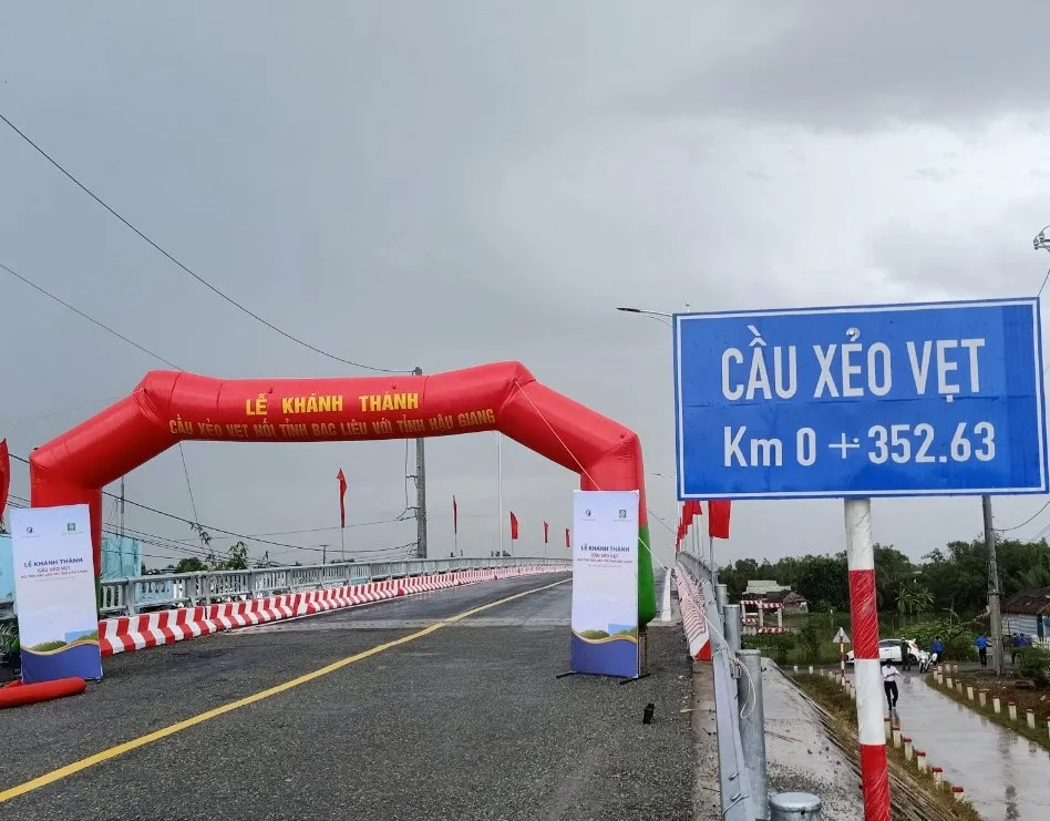  Khánh thành cầu Xẻo Vẹt nối hai tỉnh Bạc Liêu và Hậu Giang ảnh 2
