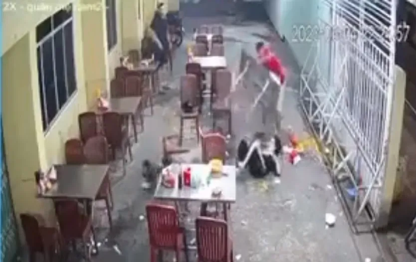 Hình ảnh ông S. và bà A. lan truyền trên mạng (ảnh cắt từ clip)
