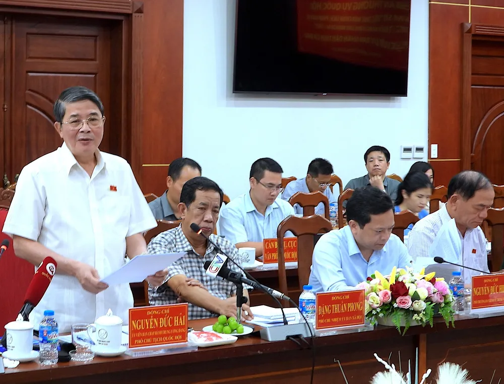 Phó Chủ tịch Quốc hội Nguyễn Đức Hải (đứng) phát biểu kết luận tại buổi làm việc với UBND tỉnh Cà Mau Phó Chủ tịch Quốc hội Nguyễn Đức Hải (đứng) phát biểu kết luận tại buổi làm việc với UBND tỉnh Cà Mau