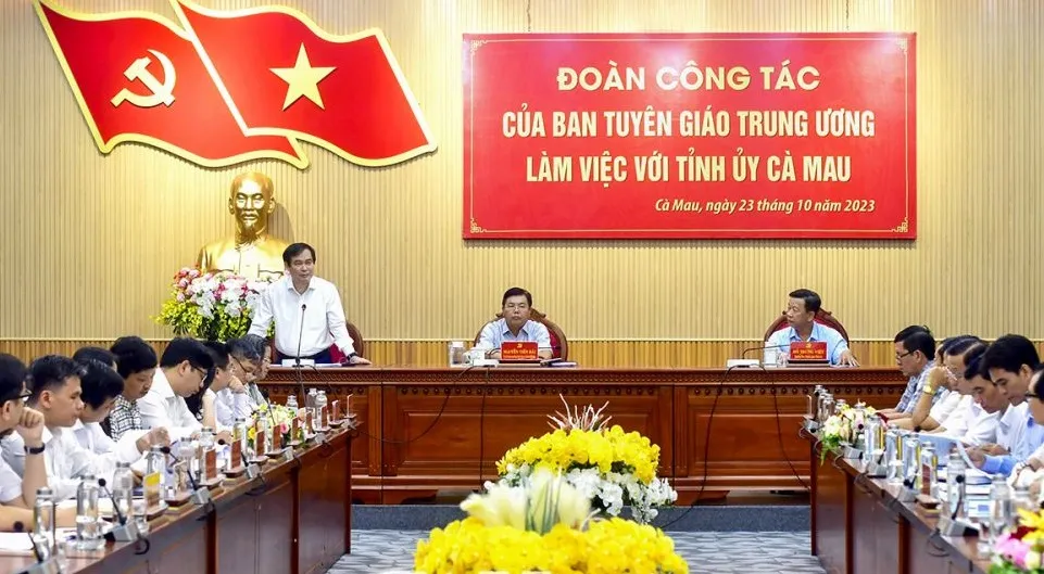 Phó trưởng Ban Tuyên giáo Trung ương Phan Xuân Thủy phát biểu tại buổi làm việc