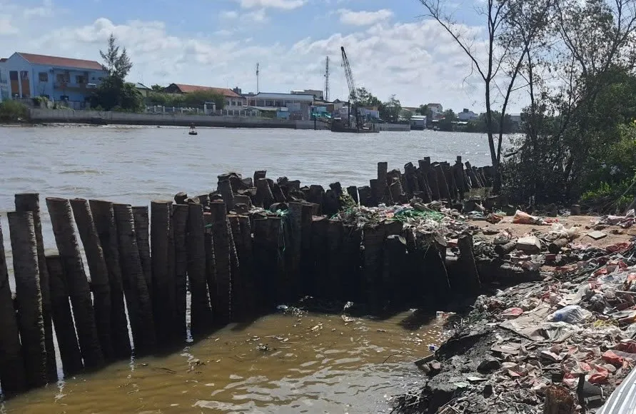 Sat lo ven song 1.jpg