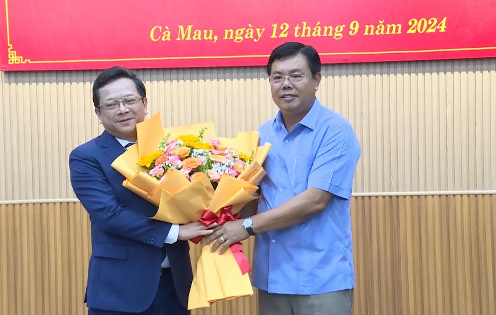 Tang hoa chuc mung 1.jpg