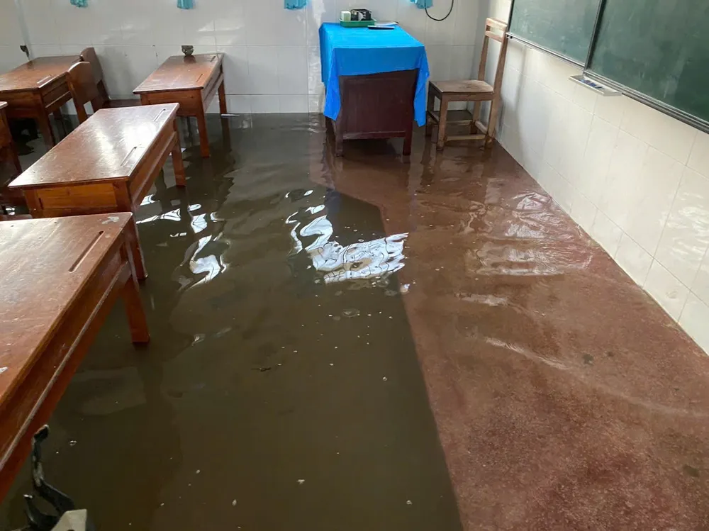 Truong hoc ngap do trieu cuong 2.jpg