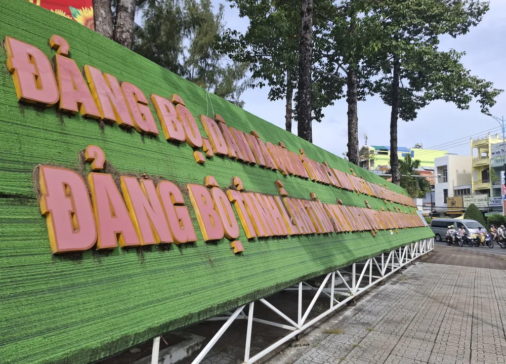 Pa no tuyen truyen 2.jpg