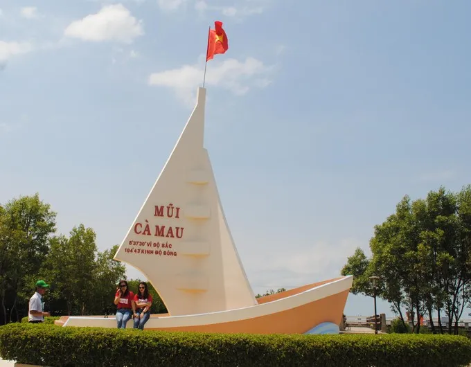 Tỉnh Cà Mau đề nghị TPHCM hỗ trợ mời gọi các dự án phát triển du lịch tại Khu du lịch Quốc gia Mũi Cà Mau
