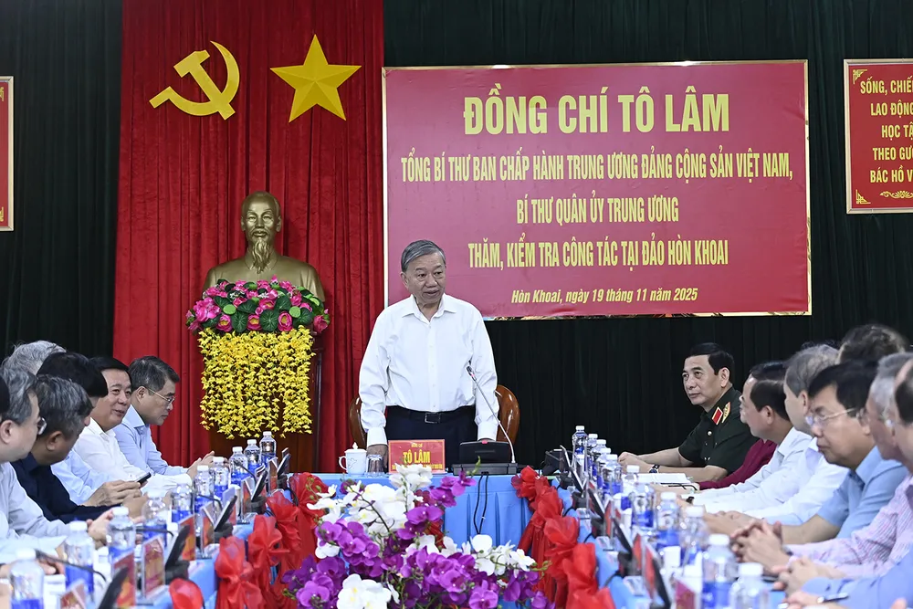 Tong bi thu phat bieu tai buoi lam viec.jpg