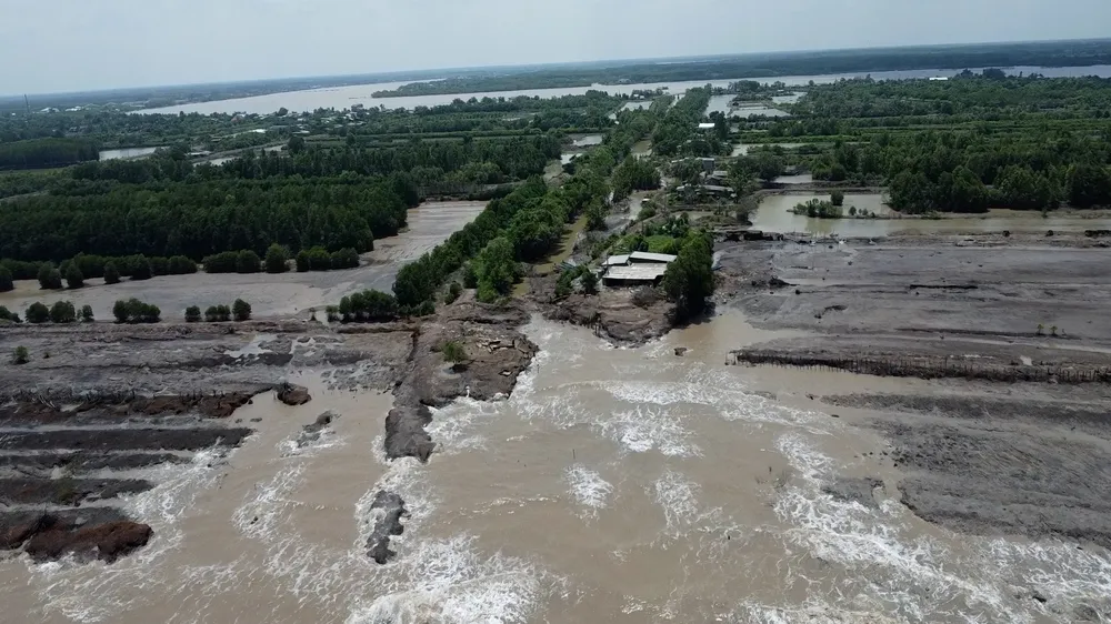 Sat lo cua bien ho gui bien dong 2.jpg