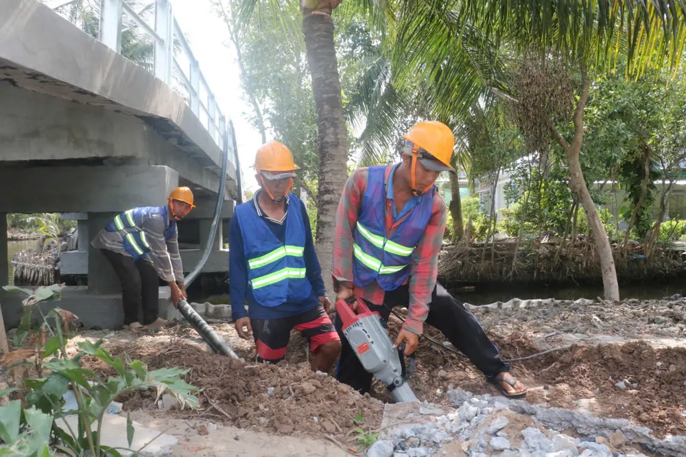 Keo duong ong nuoc sinh hoat nong ton 2.jpg
