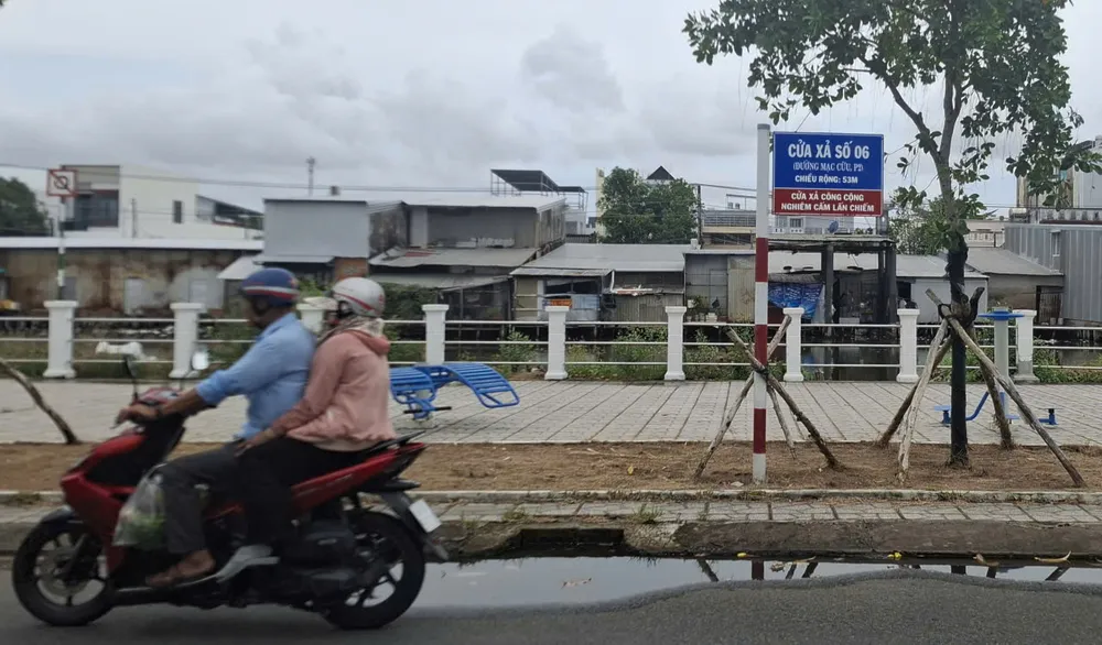 Cu xa nuoc thai duong mac cuu 2.jpg