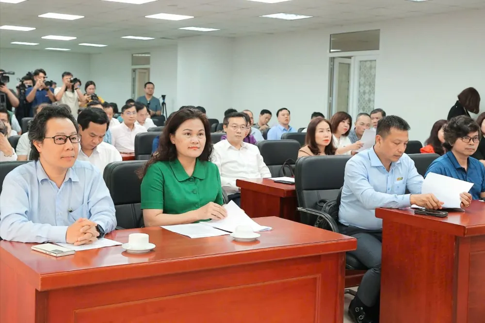 Anh Hoi Nha bao 2.jpg