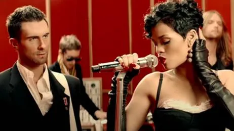 Maroon 5 từng kết hợp với Rihanna năm 2008 trong đĩa đơn "If I Never See Your Face Again" Ảnh: Cắt từ video