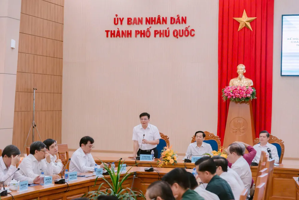 3 ong Trang phat bieu.jpg