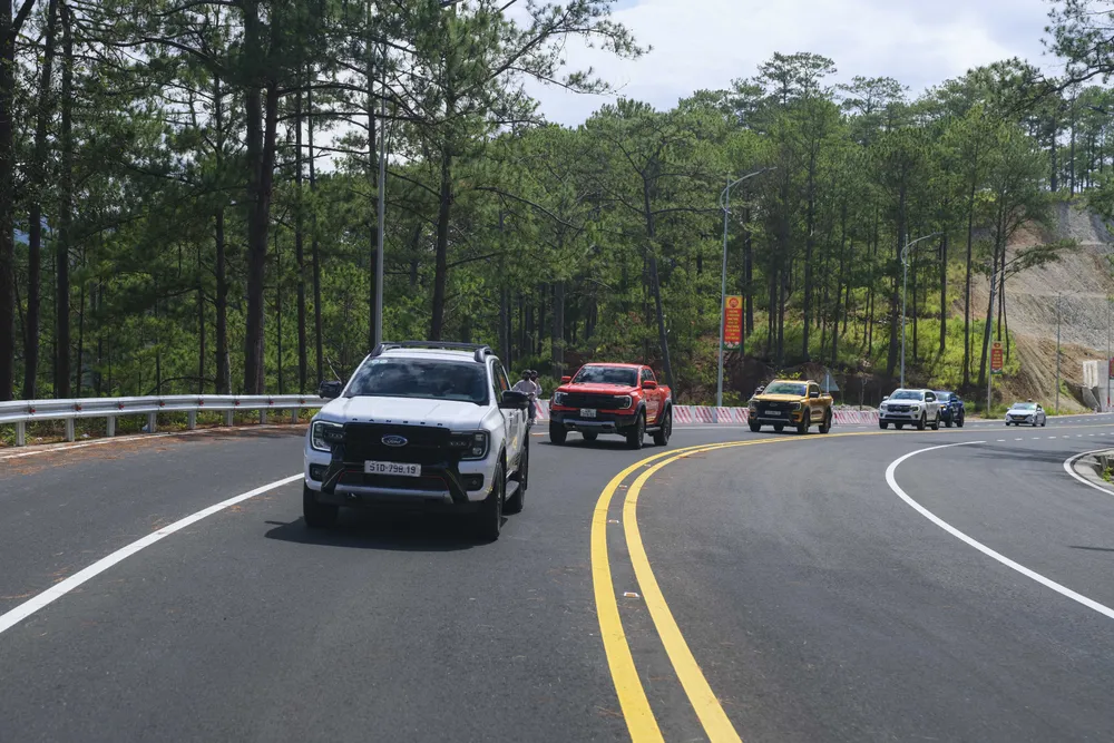 Ford Hanh trinh Onroad 3.JPG