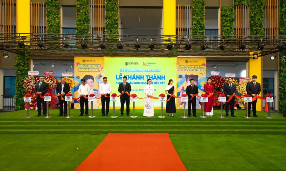 Đặng Thị Kim Oanh, Chủ tịch HĐQT Kim Oanh Group ( giữa) tại lễ cắt băng khánh thành Trường Mầm non INschool Bến Cát.