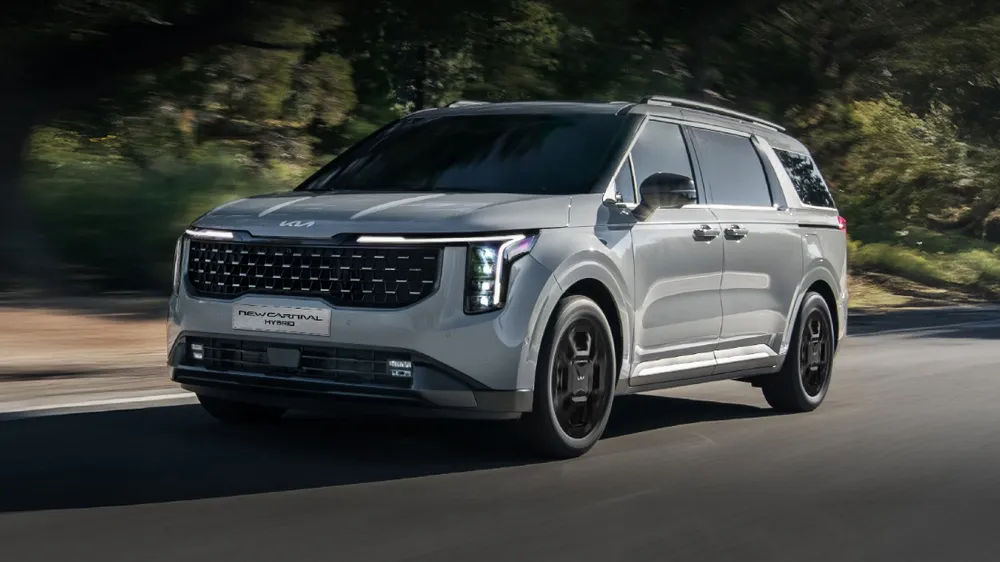 Kia New Carnival Hybrid tạo nên sức hút nhờ khả năng vận hành vượt trội, trang bị tiện ích và công nghệ xanh, an toàn