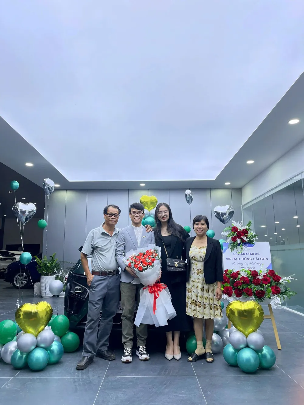 Gia đình anh Hùng đã thay đổi cái nhìn về xe điện sau khi trải nghiệm VF 7