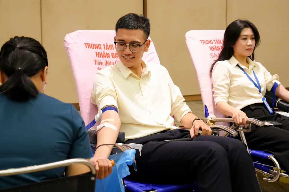 4. Với anh Nguyễn Phương Đông - Ban Pháp lý THACO, hiến máu không chỉ là trách nhiệm mà còn là sự sẻ chia đến cộng đồng.JPG