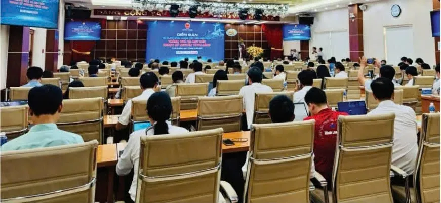 Toàn cảnh Diễn đàn Sử dụng năng lượng tiết kiệm, hiệu quả