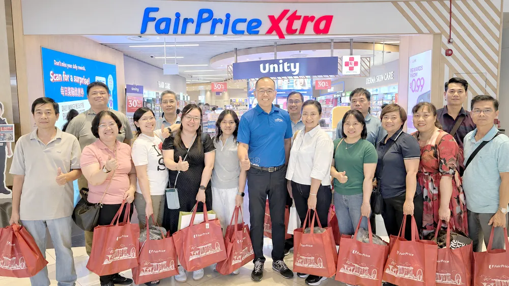 Đoàn công tác của Co.opXtra tìm hiểu mô hình bán lẻ tại Singapore (ẢNH: HỒNG ANH)