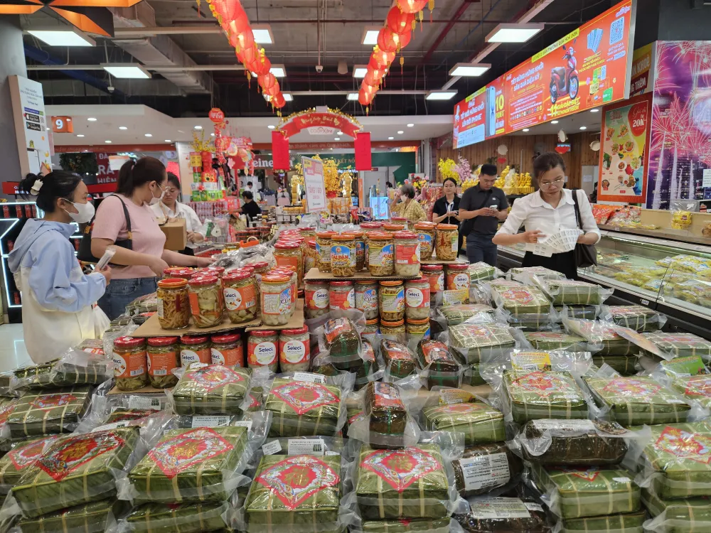 Nhà bán lẻ Saigon Co.op cam kết giữ ổn định giá trong cao điểm mua sắm cuối năm (ẢNH: NGỌC MAI)
